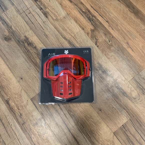 Supreme Fox Racing Goggles - Picture 2 of 3